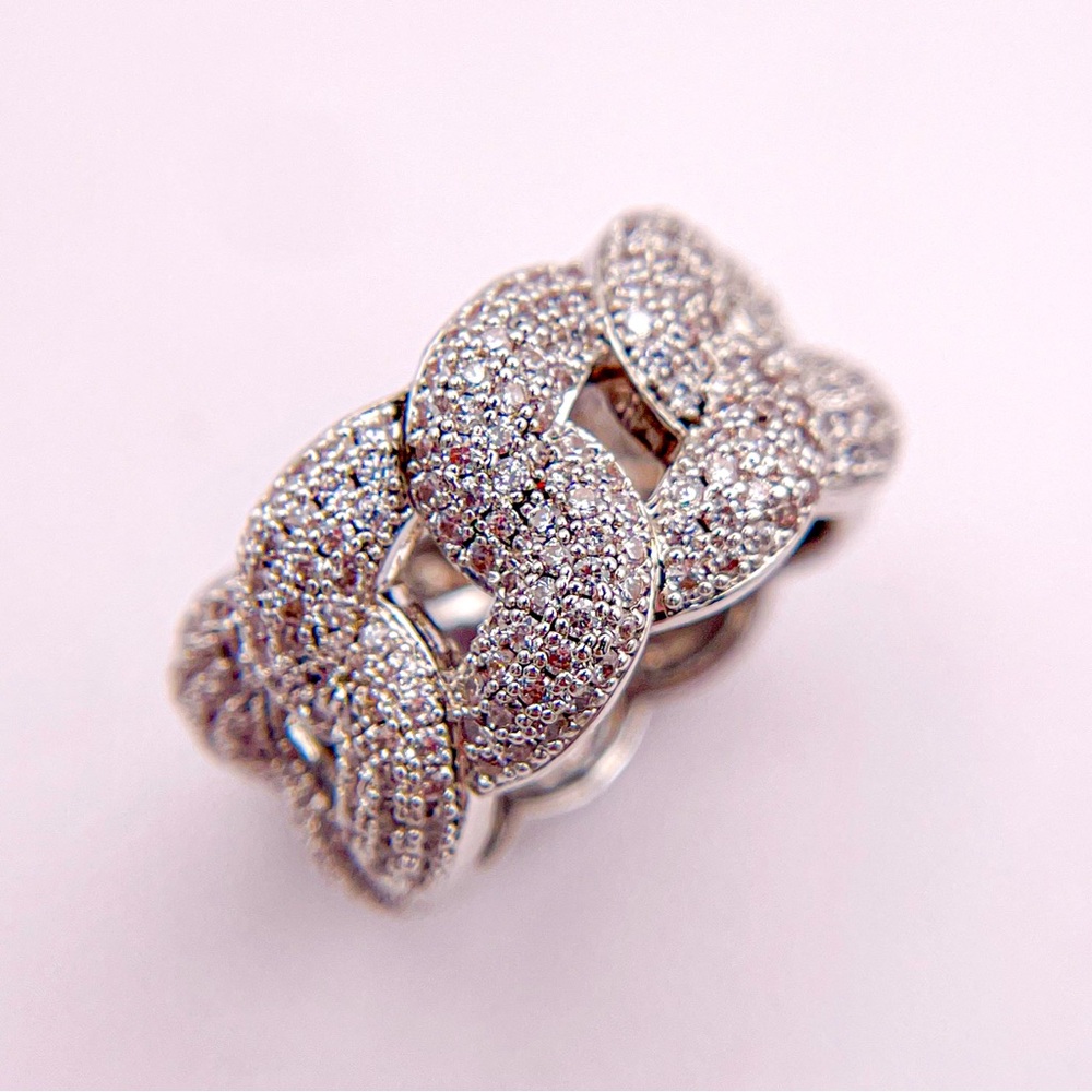 Silver Tone Wide Cubic Zirconia Cuban Link Chain Shaped Ring Band. 6.25